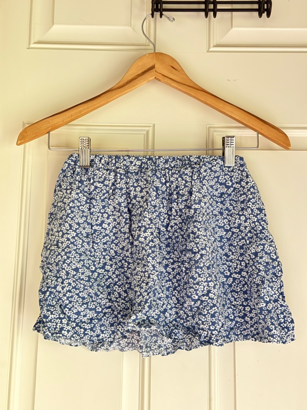 ROMWE Blue and White Floral Mini Skirt